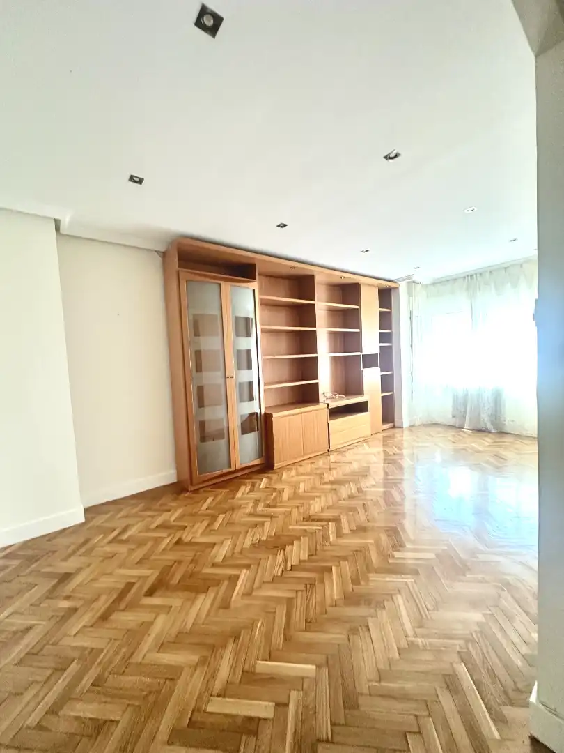 Sala de estar de Piso en venta en Madrid con Calefacción, Trastero y Horno