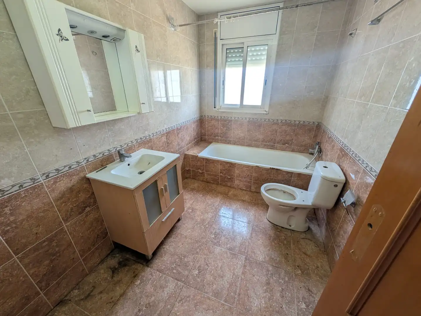 Baño de Casa o chalet en venta en El Vendrell con Jardín privado, Terraza y Piscina