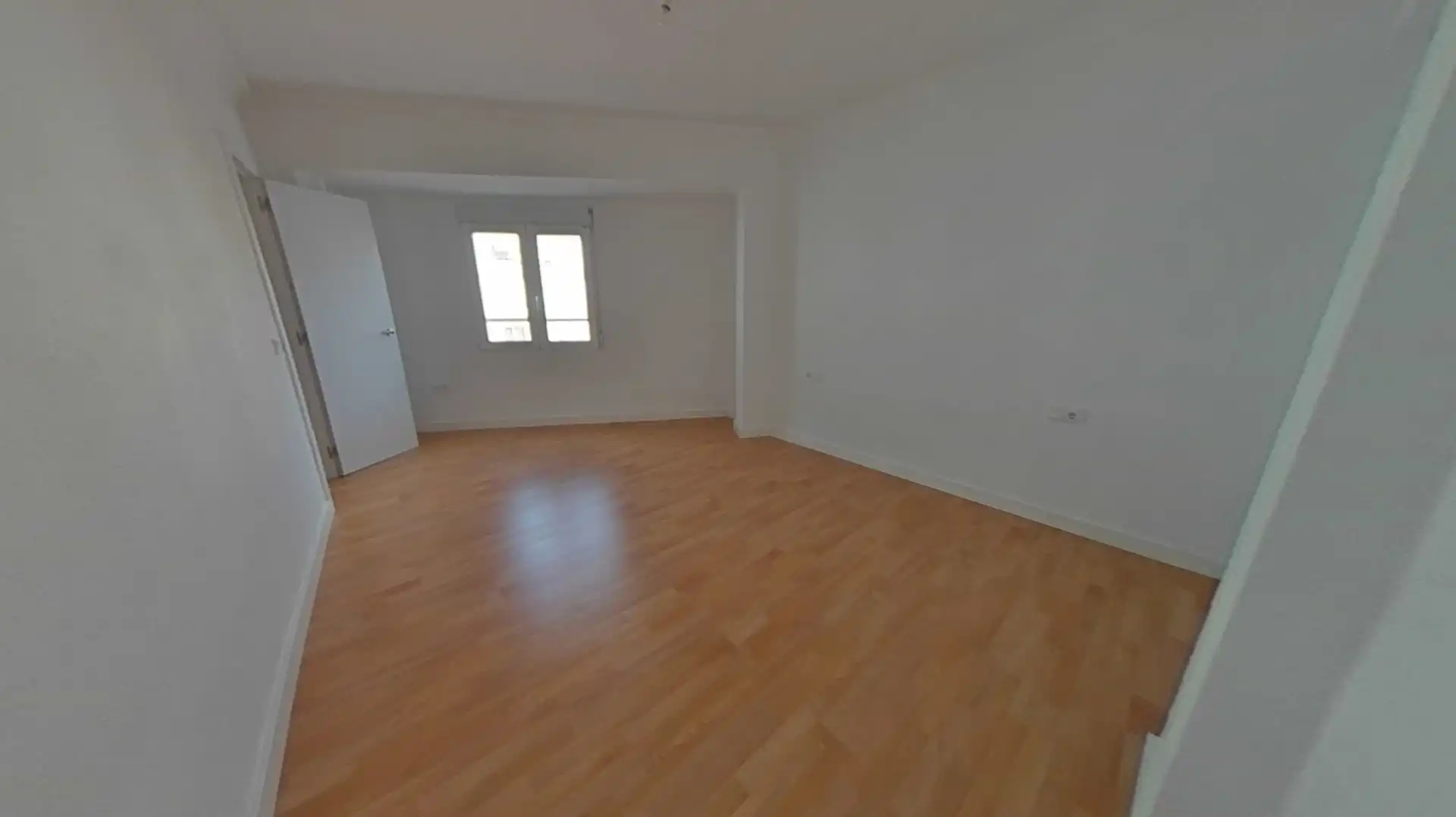 Habitación de Piso en venta en Valencia con Balcón