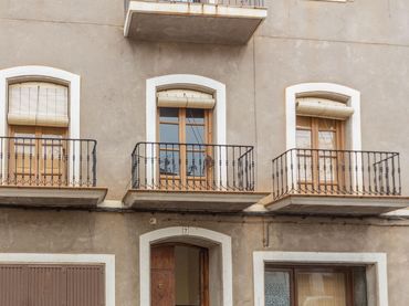 Wohngebäude zum Verkauf in Calle de la Gloria 4
