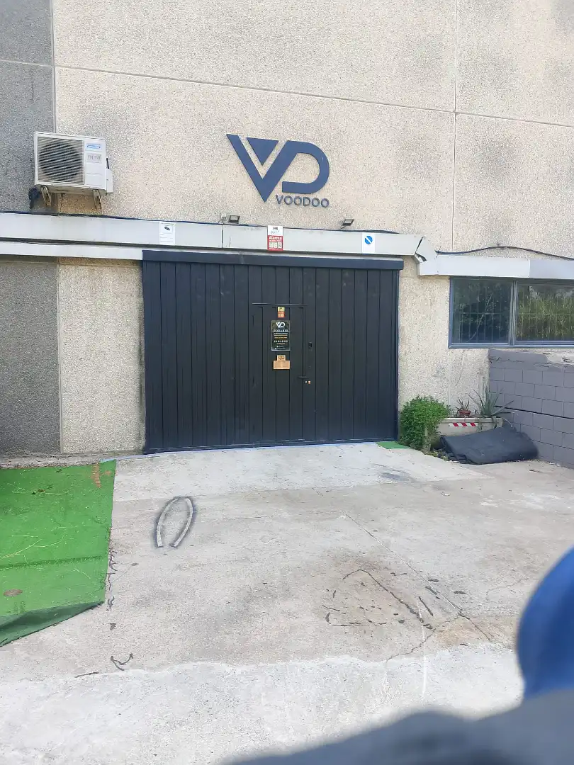 Aparcament de Nau industrial de lloguer en Sant Cugat del Vallès