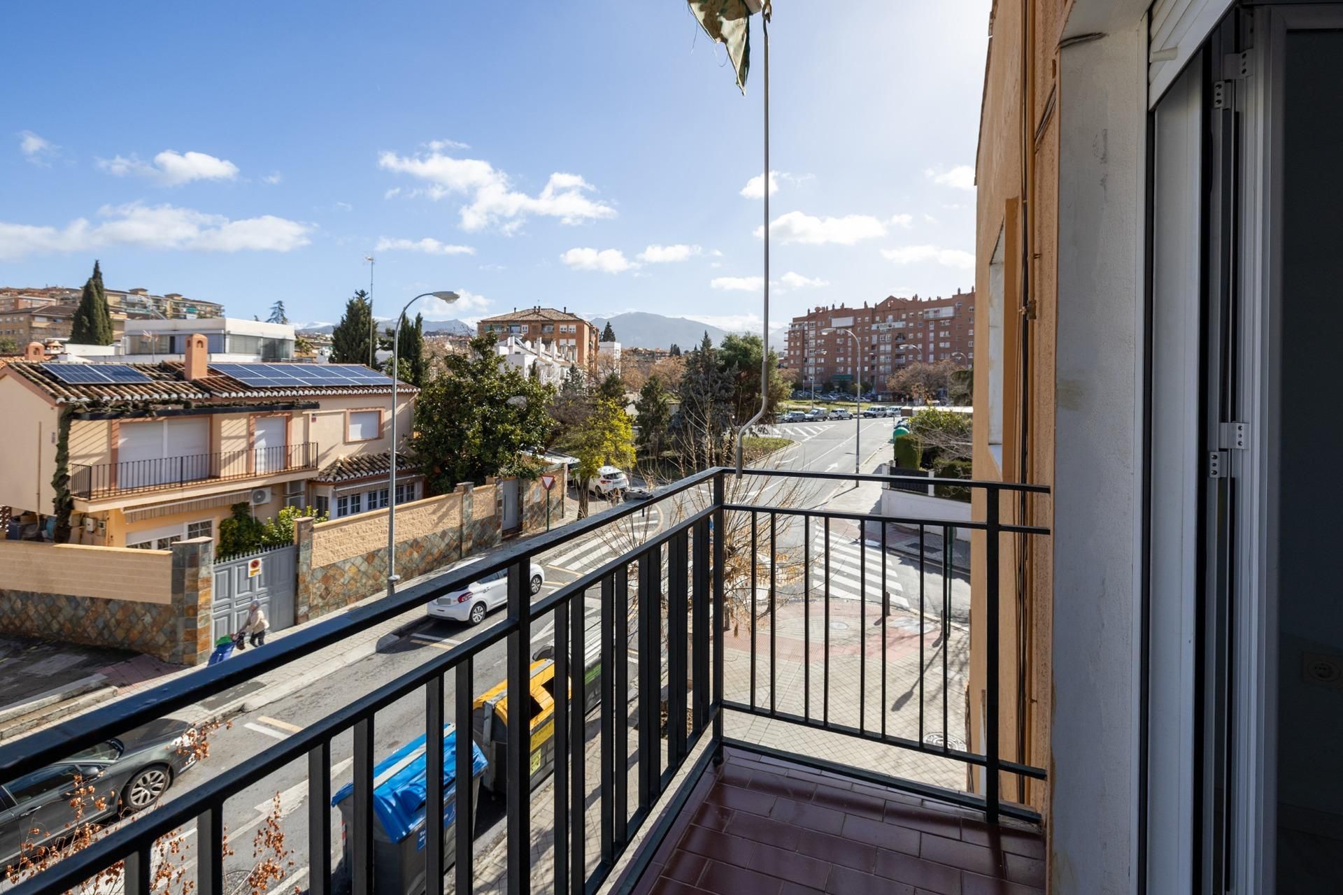 Exterior view of Flat for sale in  Granada Capital  with Terrace