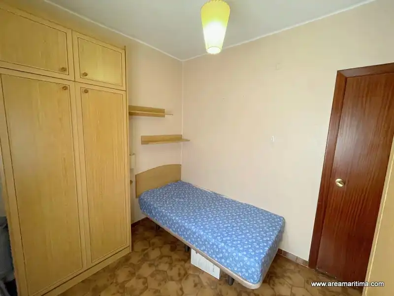 Habitación de Apartamento en venta en Valencia con Amueblado, Horno y Lavadora