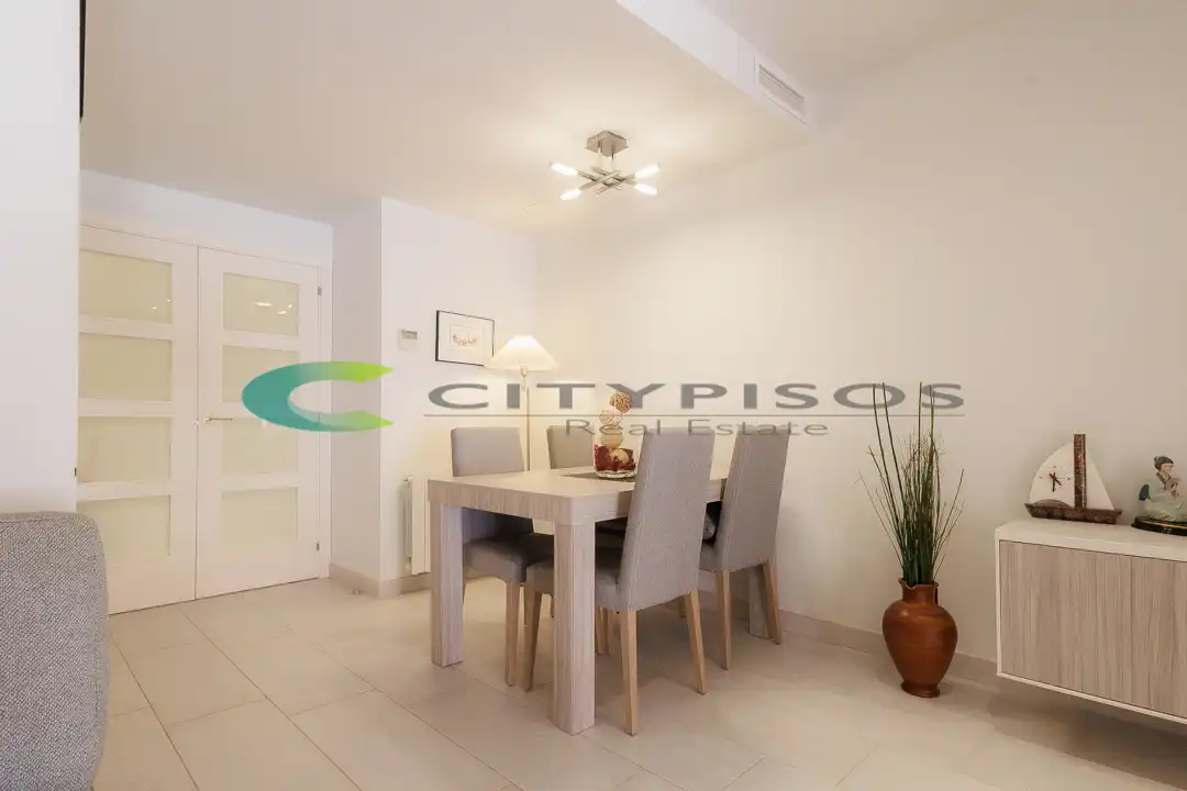 Flat with lift for sale in Avenida de Santiago Rusiñol, imagen 5