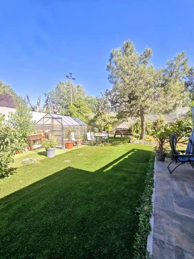 Jardí de Casa o xalet en venda en Moralzarzal amb Aire condicionat, Calefacció i Piscina