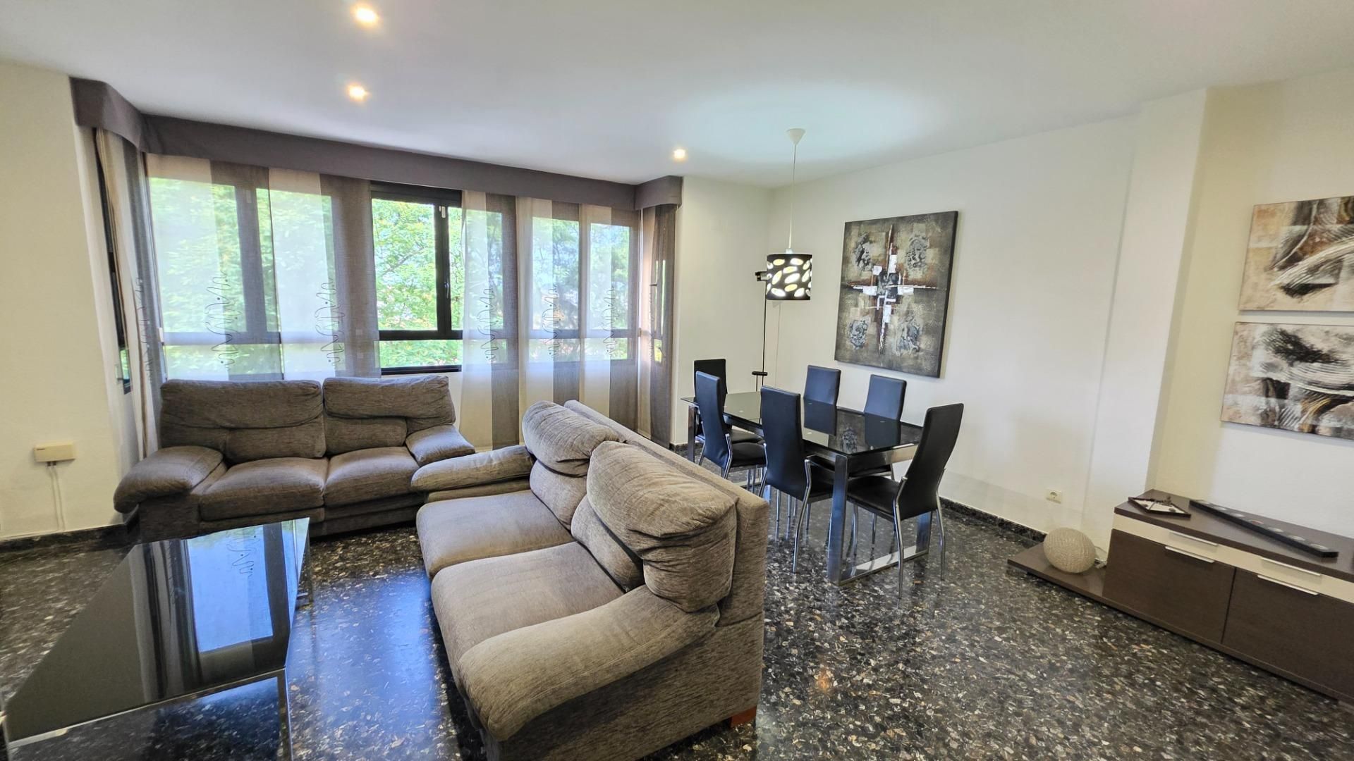 Sala d'estar de Pis de lloguer en Paterna amb Aire condicionat