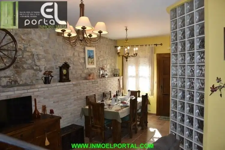 Comedor de Finca rústica en venta en San Martín de Unx con Calefacción