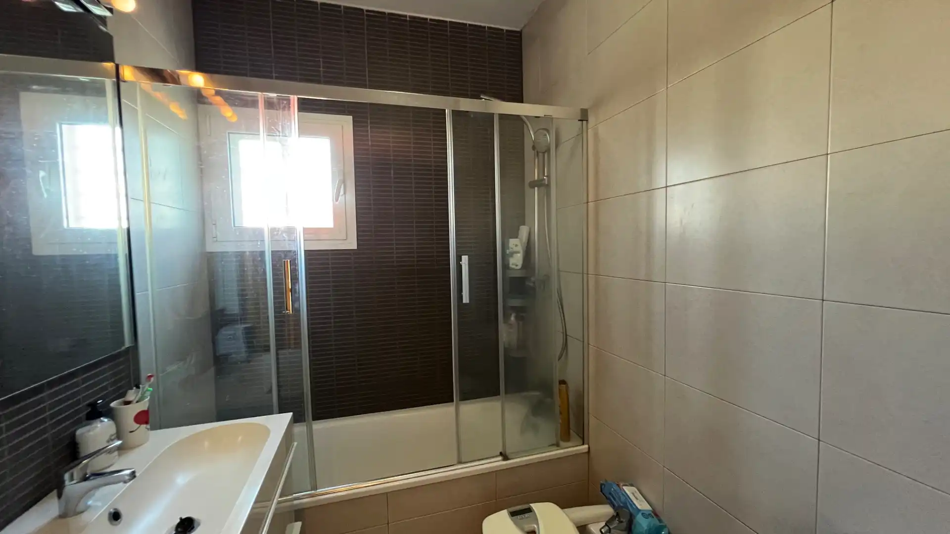 Bany de Casa o xalet en venda en Espartinas amb Aire condicionat, Calefacció i Jardí privat