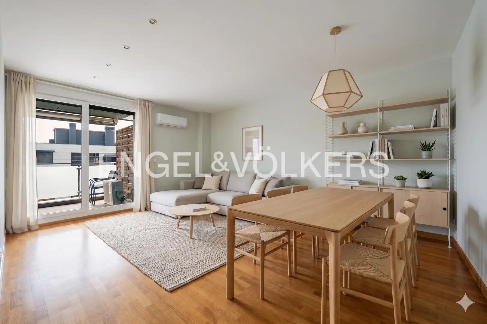 Vista exterior de Piso en venta en Donostia - San Sebastián  con Calefacción, Terraza y Piscina