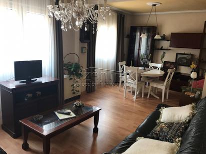 Living room of Flat for sale in Oviedo   with Heating and Furnished