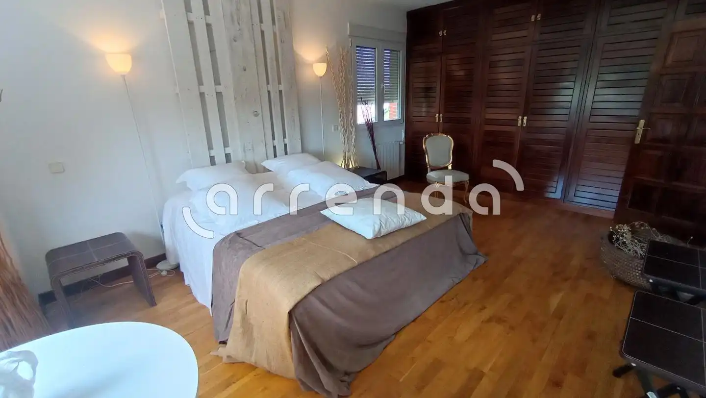 Dormitori de Casa o xalet en venda en Villalbilla amb Calefacció, Jardí privat i Terrassa