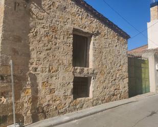 Vista exterior de Casa o xalet en venda en El Molar (Madrid) amb Jardí privat
