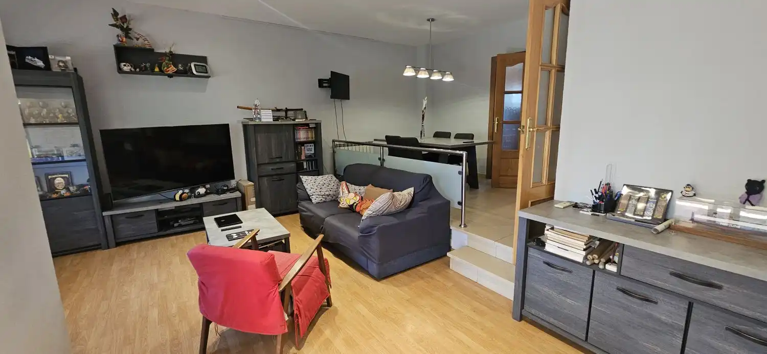 Sala d'estar de Casa o xalet en venda en Corbera de Llobregat amb Aire condicionat, Calefacció i Jardí privat
