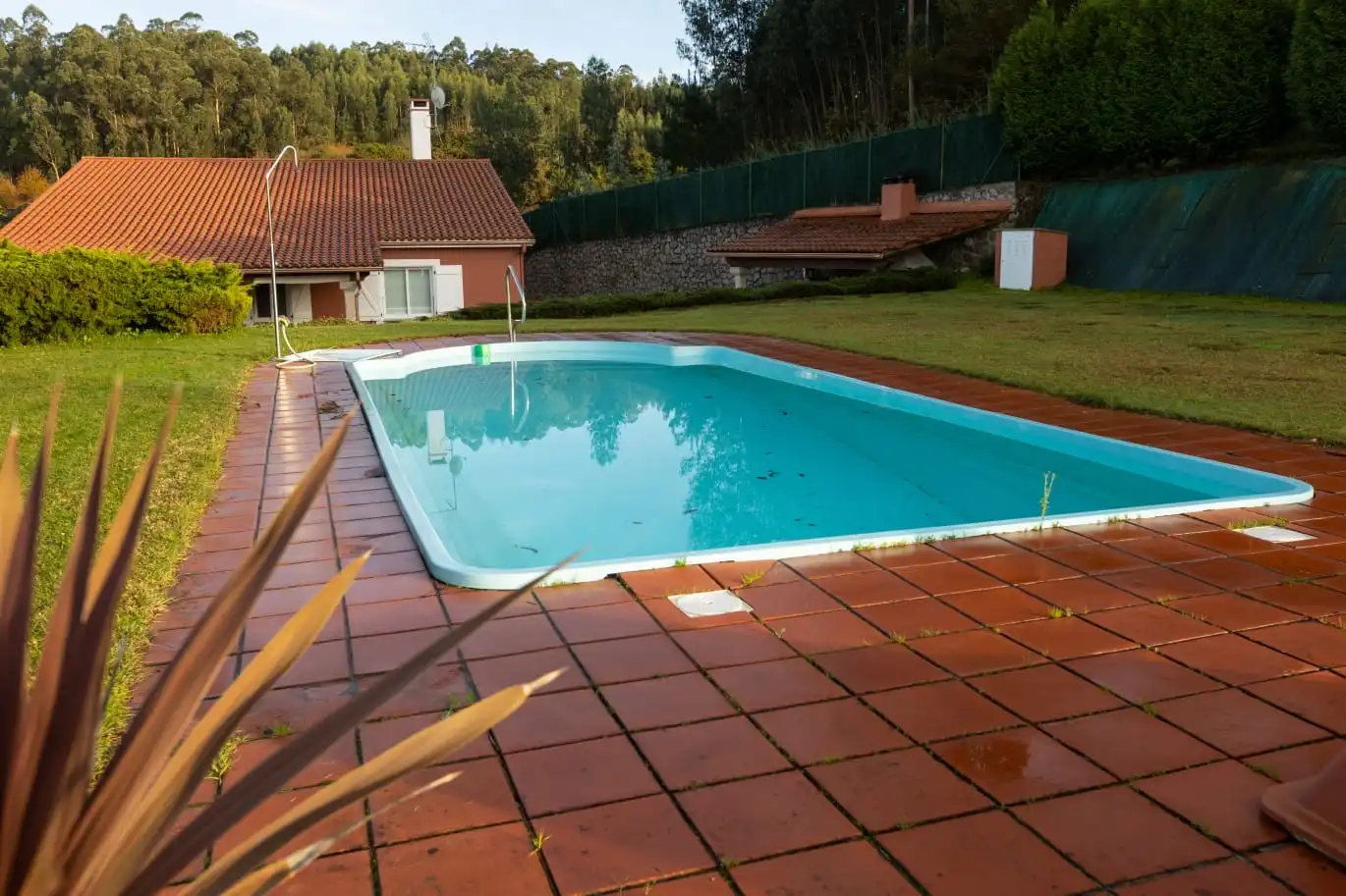 Piscina de Casa o xalet en venda en Abegondo amb Jardí privat, Terrassa i Traster