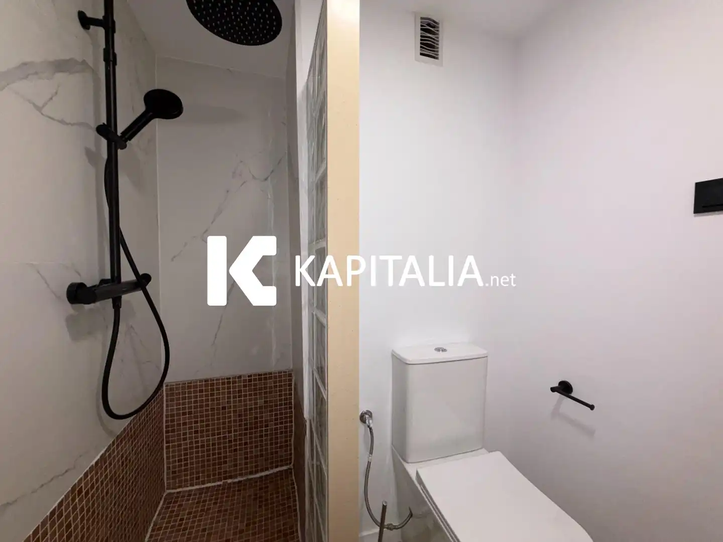 Baño de Piso en venta en Ontinyent con Aire acondicionado, Parquet y Balcón