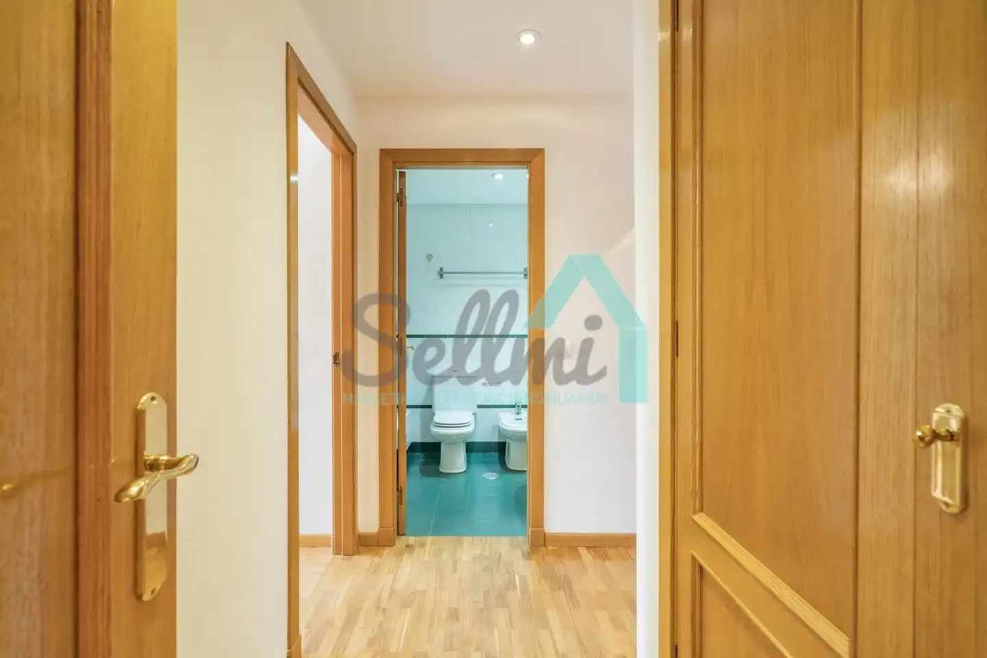Piso de alquiler en Oviedo  con Calefacción, Parquet y Terraza