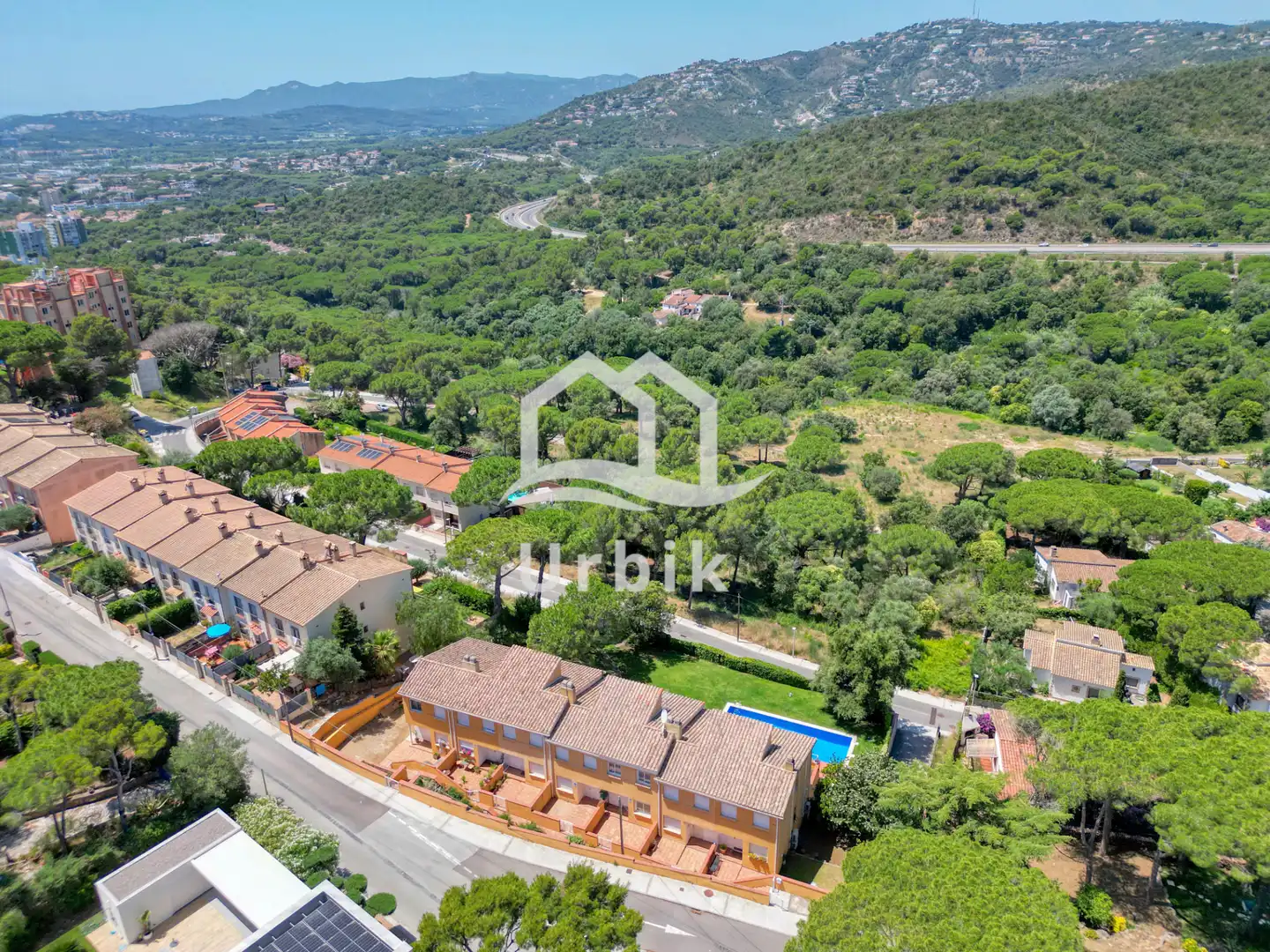 Außenansicht von Einfamilien-Reihenhaus zum Verkauf in Castell d'Aro, Platja d'Aro i s'Agaró mit Klimaanlage, Heizung und Terrasse