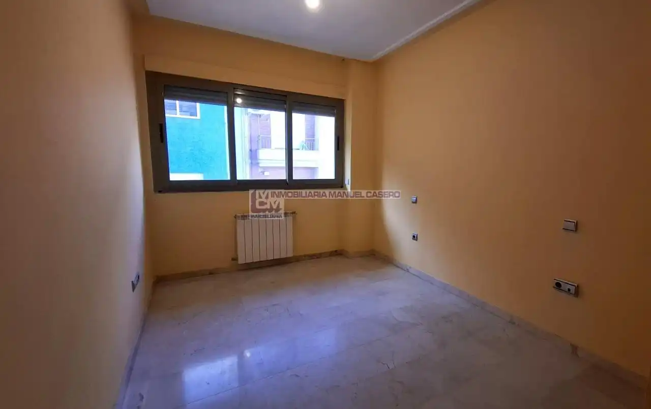 Habitación de Ático en venta en Cáceres con Calefacción, Terraza y Trastero