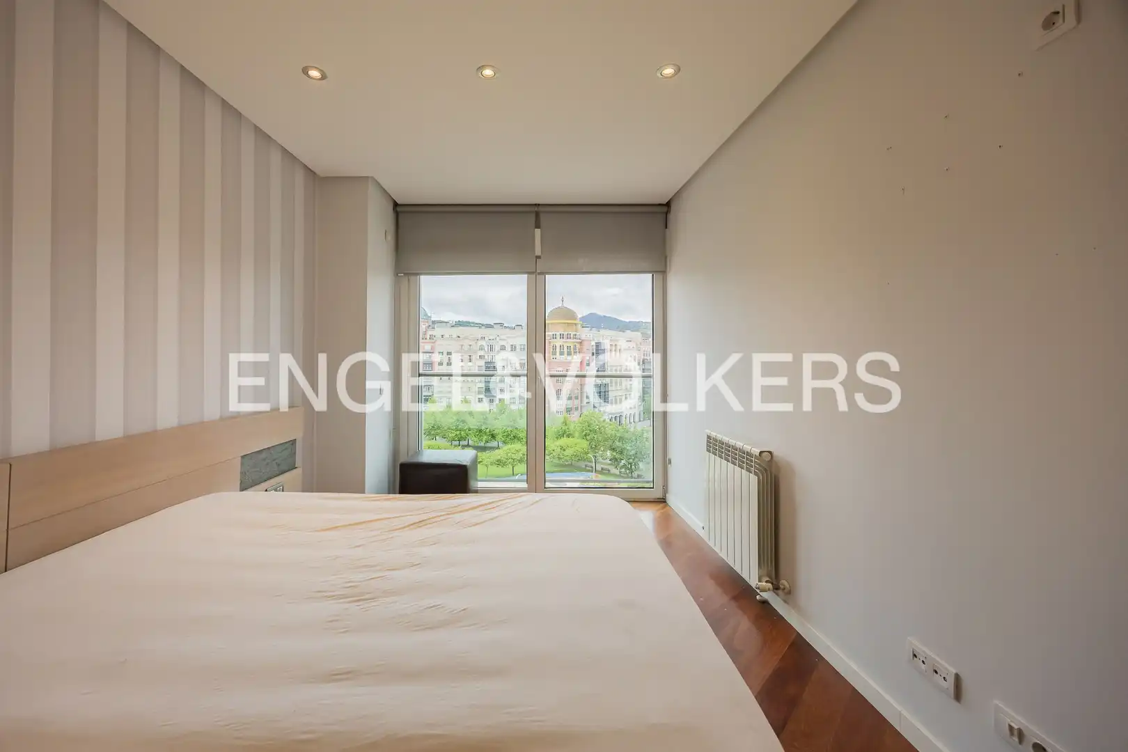 Bedroom of Flat for sale in Bilbao   with Air Conditioner, Heating and Parquet flooring