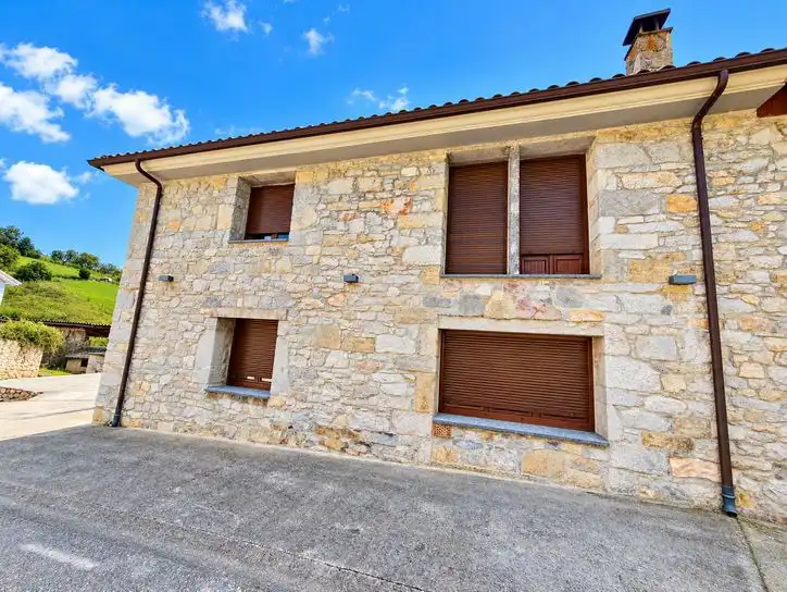 Casa amb terrassa en venda a Candamo, imagen 4
