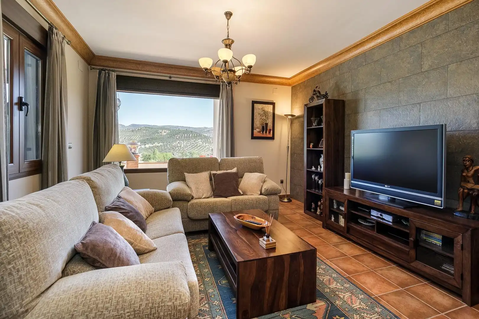 Sala de estar de Finca rústica en venta en Montefrío con Calefacción, Jardín privado y Terraza