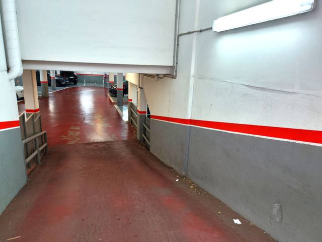 Garaje en Alquiler en Carrer de la Cisterna en Barri del Centre