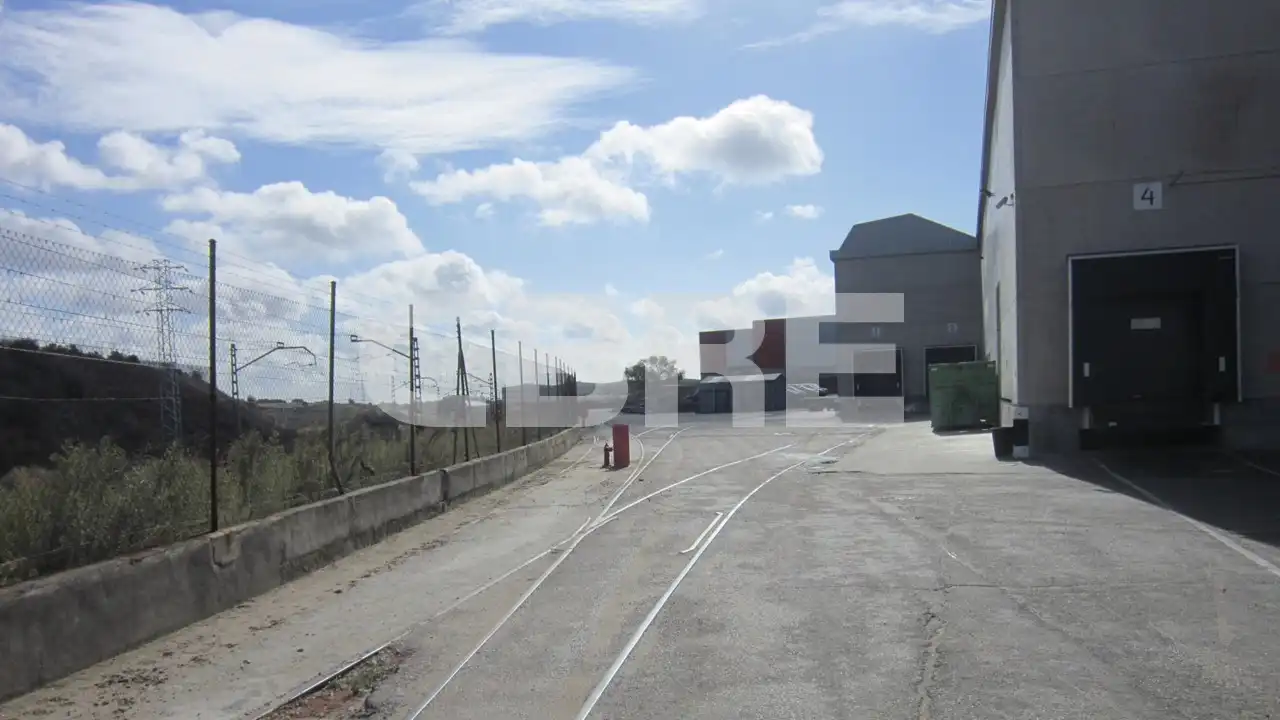 Vista exterior de Nave industrial de alquiler en Valdemoro