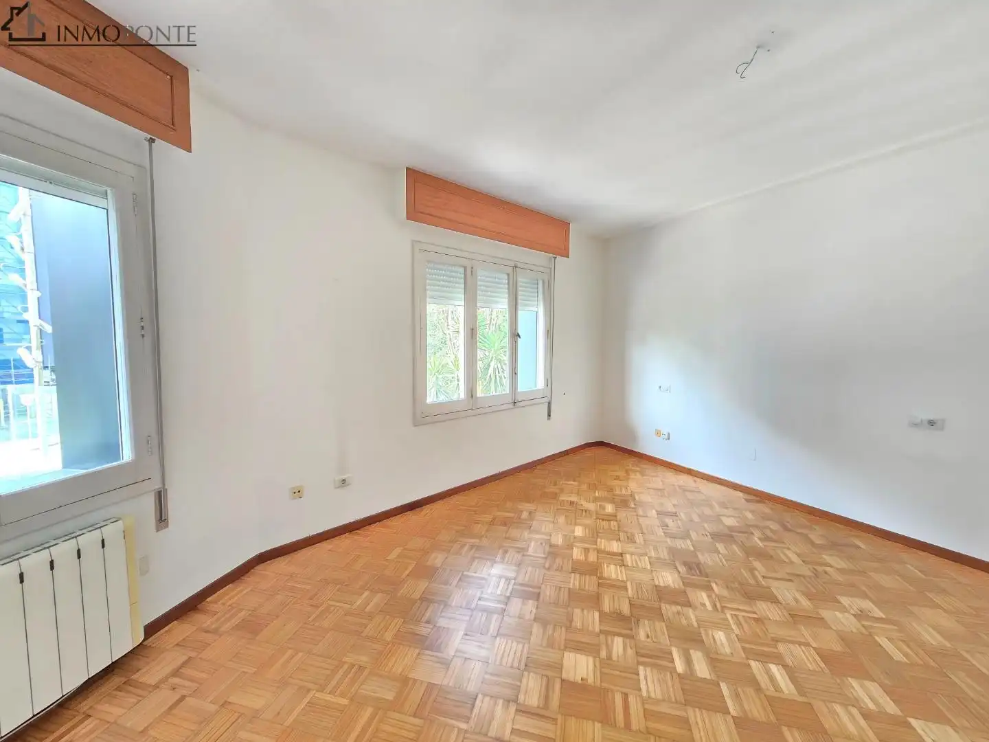 Bedroom of Flat for rent in Pontevedra Capital 