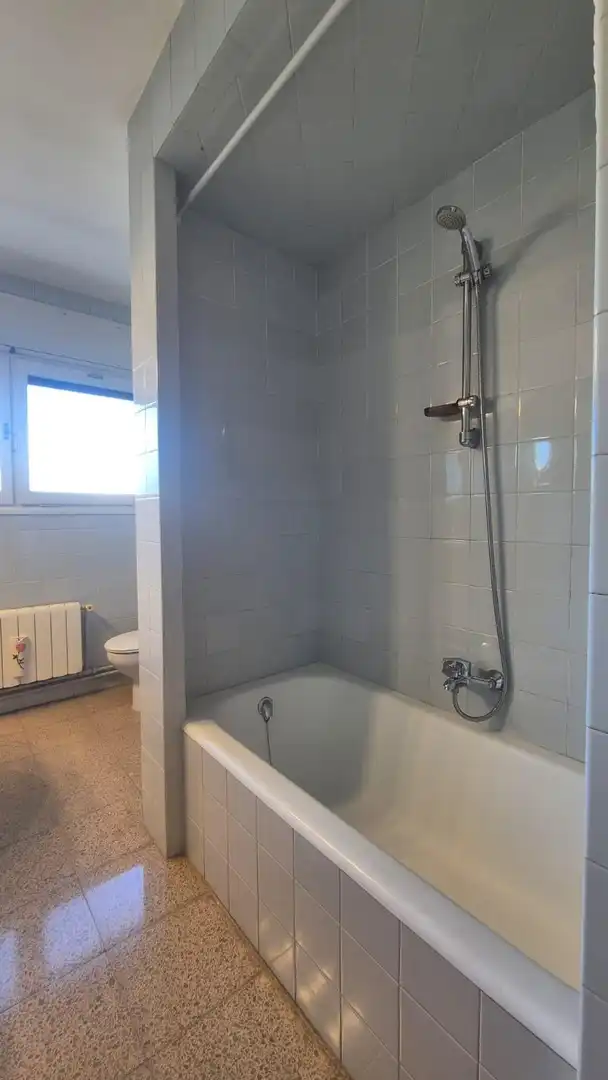 Bany de Casa o xalet de lloguer en Castellar del Vallès amb Calefacció, Jardí privat i Alarma
