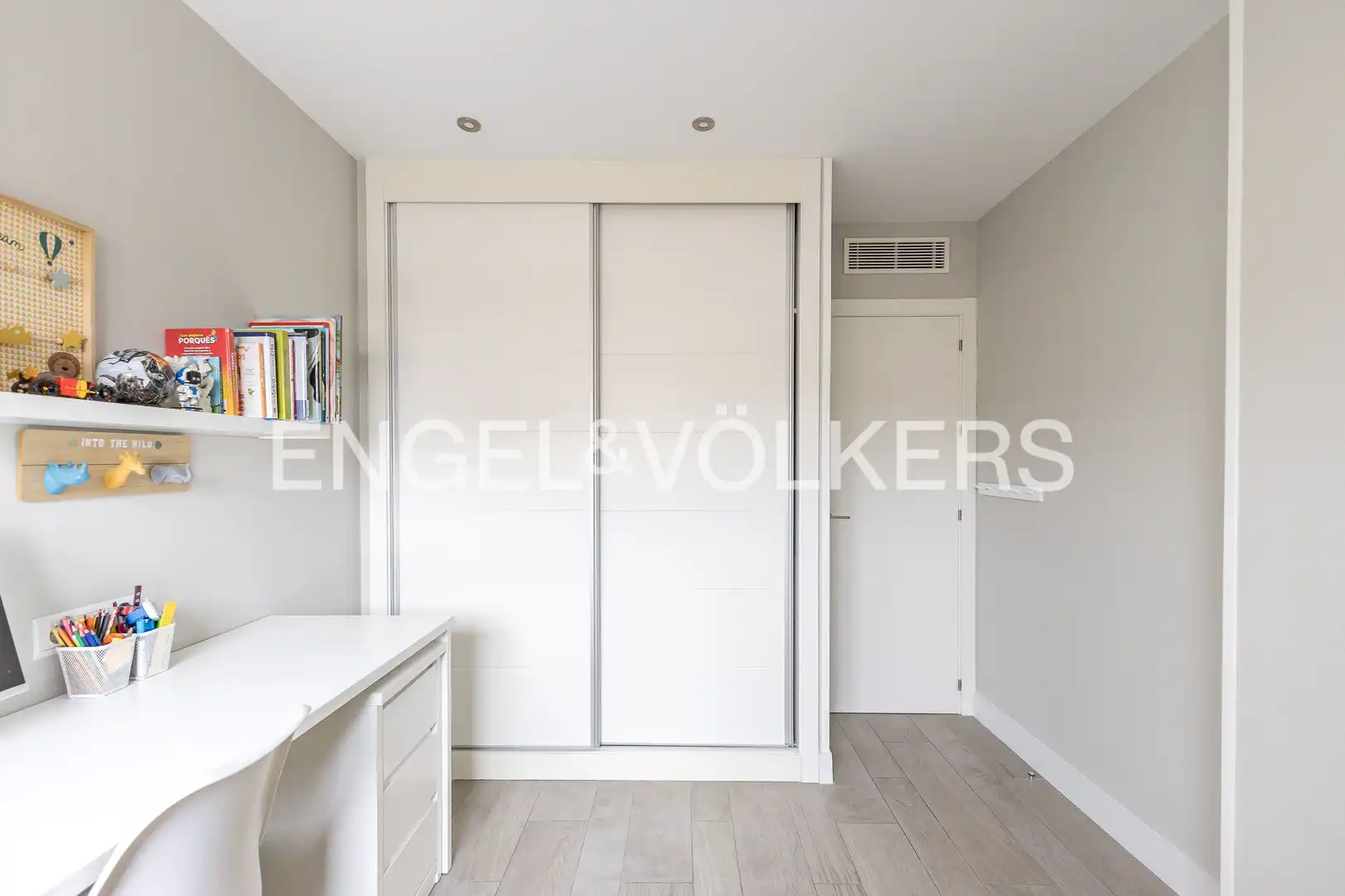 Schlafzimmer von Dachboden zum Verkauf in Madrid mit Klimaanlage, Heizung und Terrasse