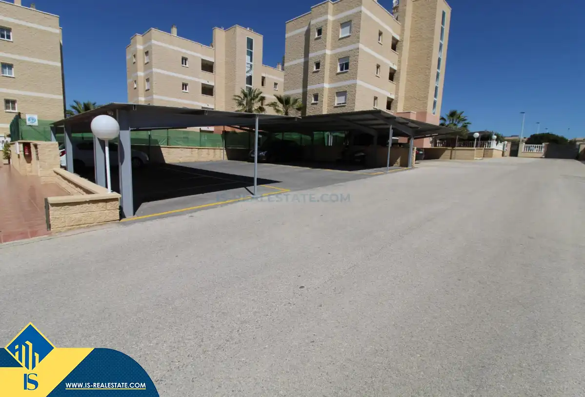Parking de Apartamento en venta en Torrevieja con Aire acondicionado, Calefacción y Terraza