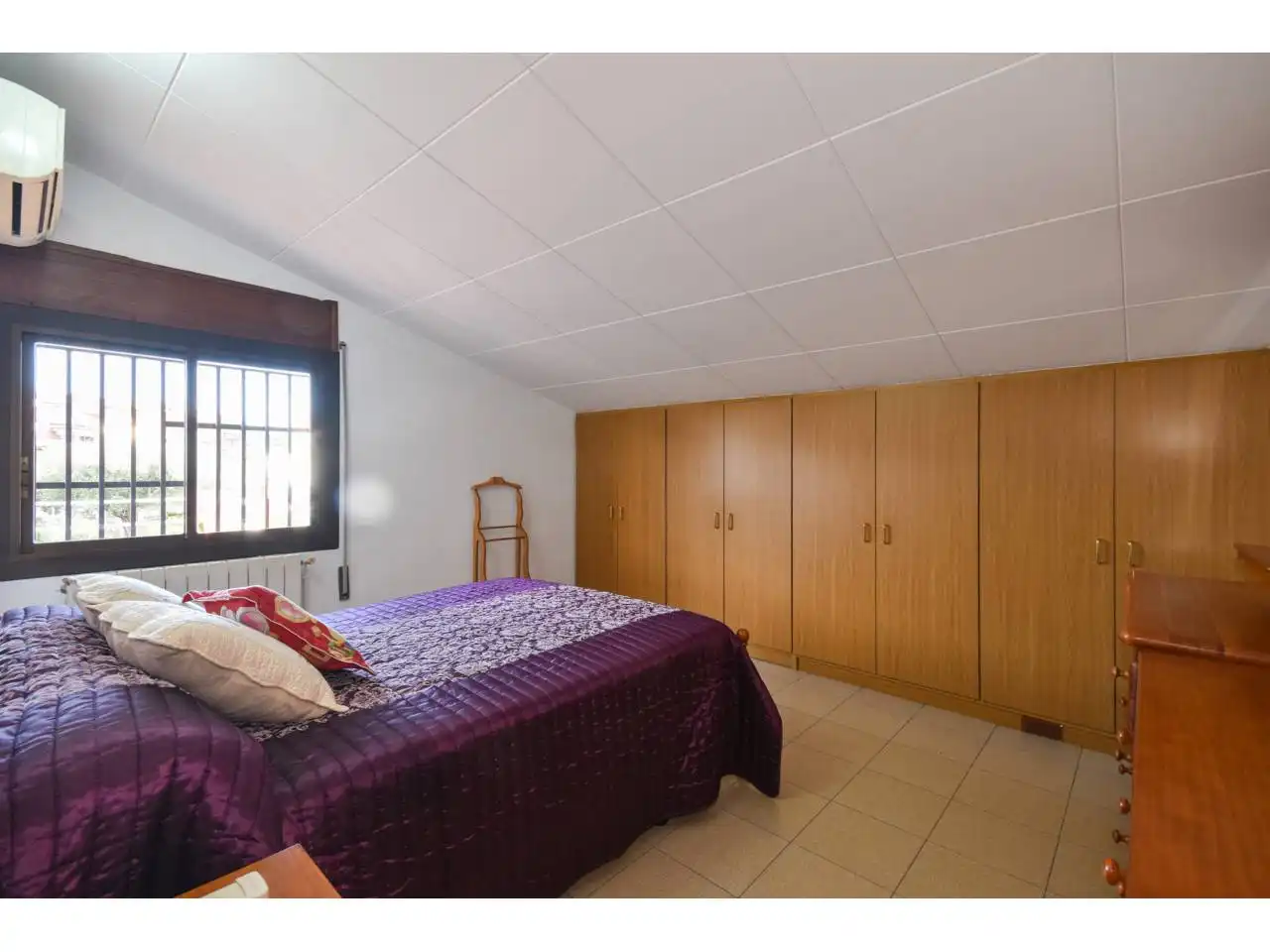 Habitación de Casa o chalet en venta en Santa Perpètua de Mogoda con Aire acondicionado, Calefacción y Jardín privado