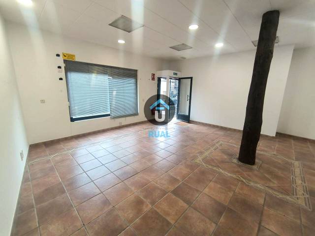 Local comercial en Alquiler en Jose Antonio en Collado Mediano