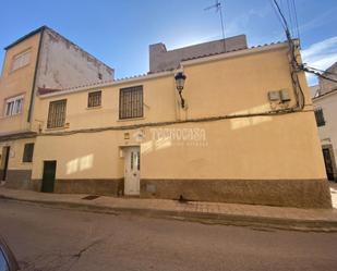 Vista exterior de Casa adosada en venda en Tarancón amb Piscina comunitària