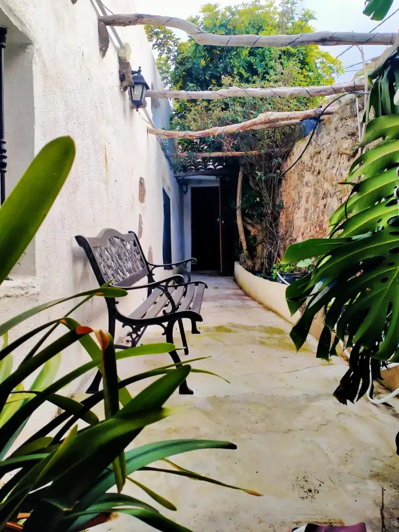 Casa con jardín en venta en La Vega - El Amparo - Cueva del Viento