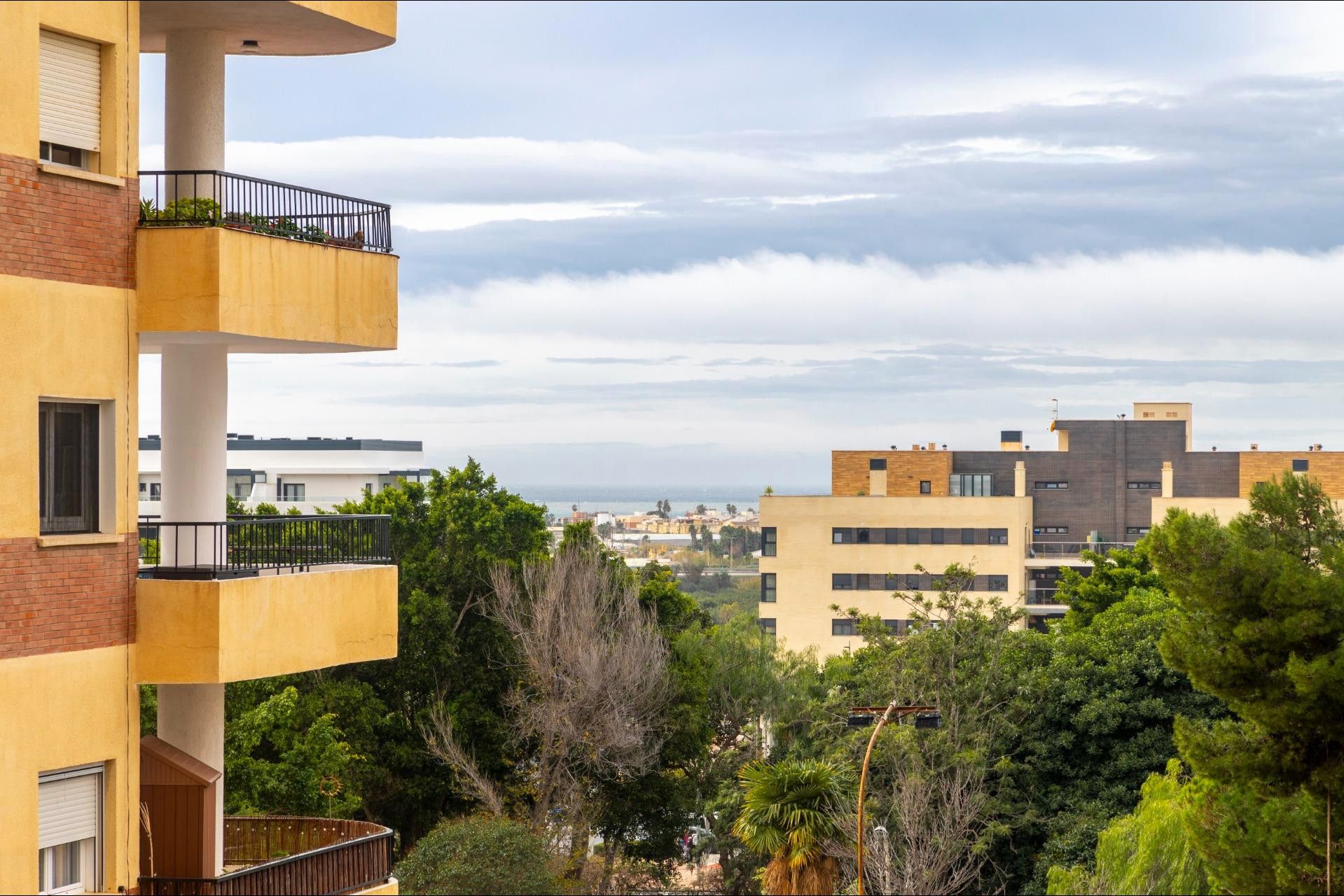 Vista exterior de Pis en venda en Motril amb Terrassa