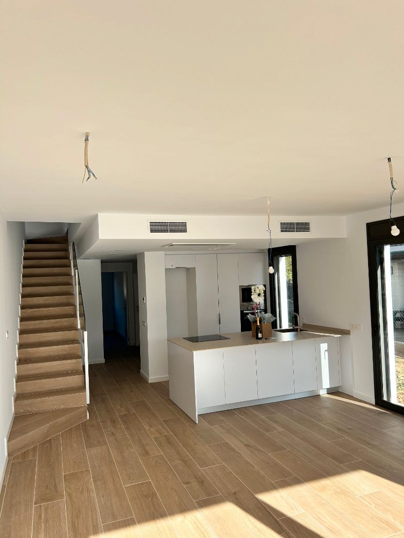 Cocina de Casa adosada en venta en Banyoles con Aire acondicionado, Calefacción y Jardín privado