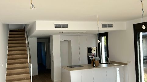 Foto 2 de Casa adosada en venta en Carrer Pintor Solives, 170, Banyoles, Girona