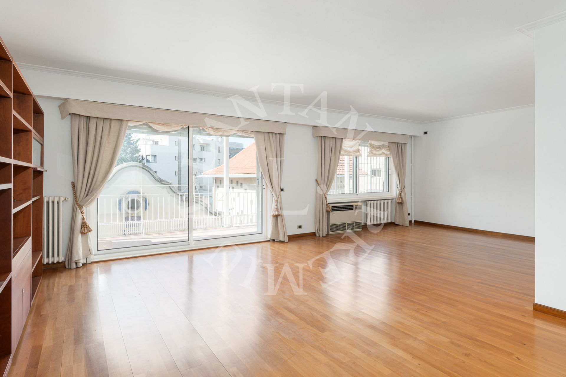 Sala d'estar de Pis de lloguer en  Barcelona Capital amb Calefacció, Parquet i Terrassa