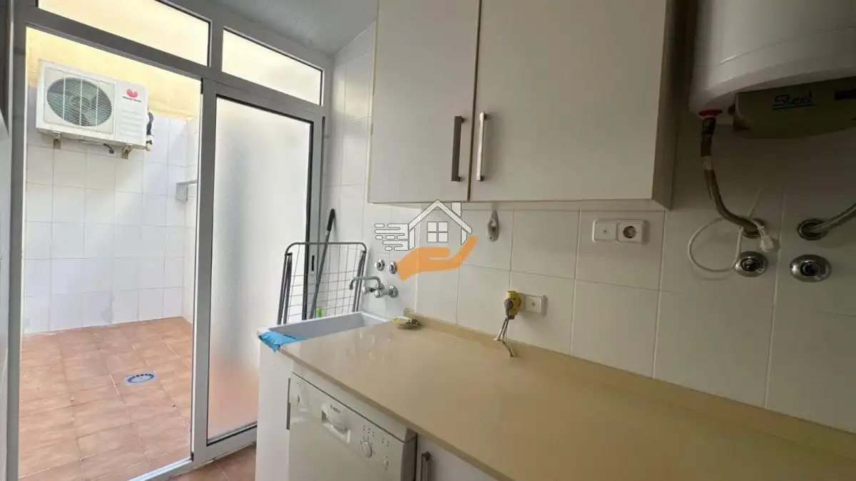 Cuina de Casa adosada en venda en Los Alcázares amb Aire condicionat, Terrassa i Traster