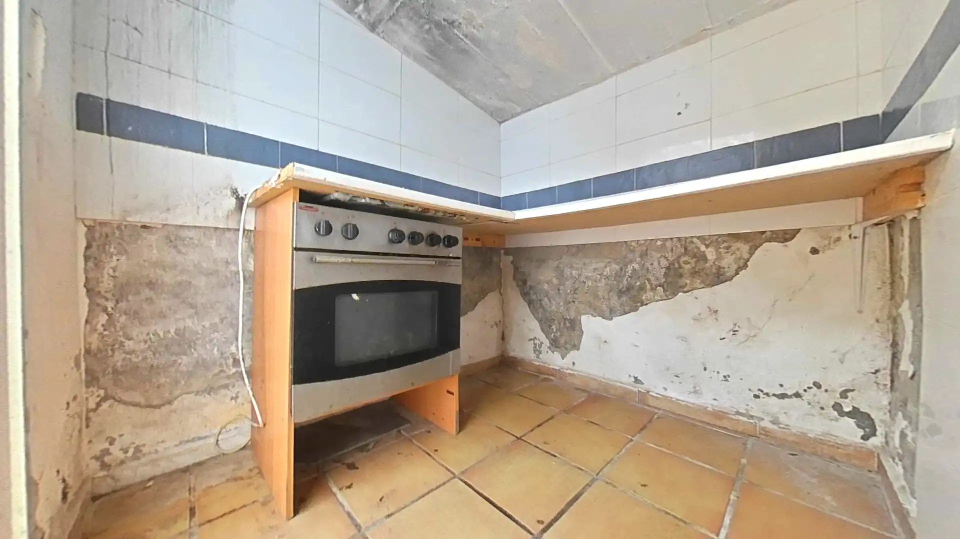 Kitchen of Houses for sale in Tomelloso  with Private garden, Terrace and Oven