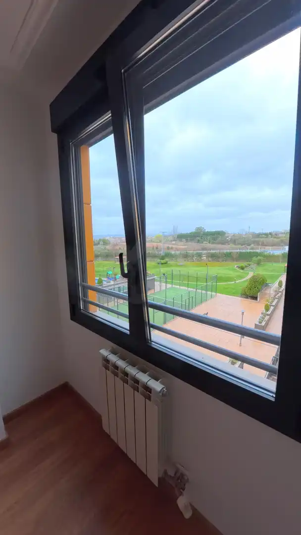 Habitación de Piso en venta en Lardero con Calefacción, Jardín privado y Parquet