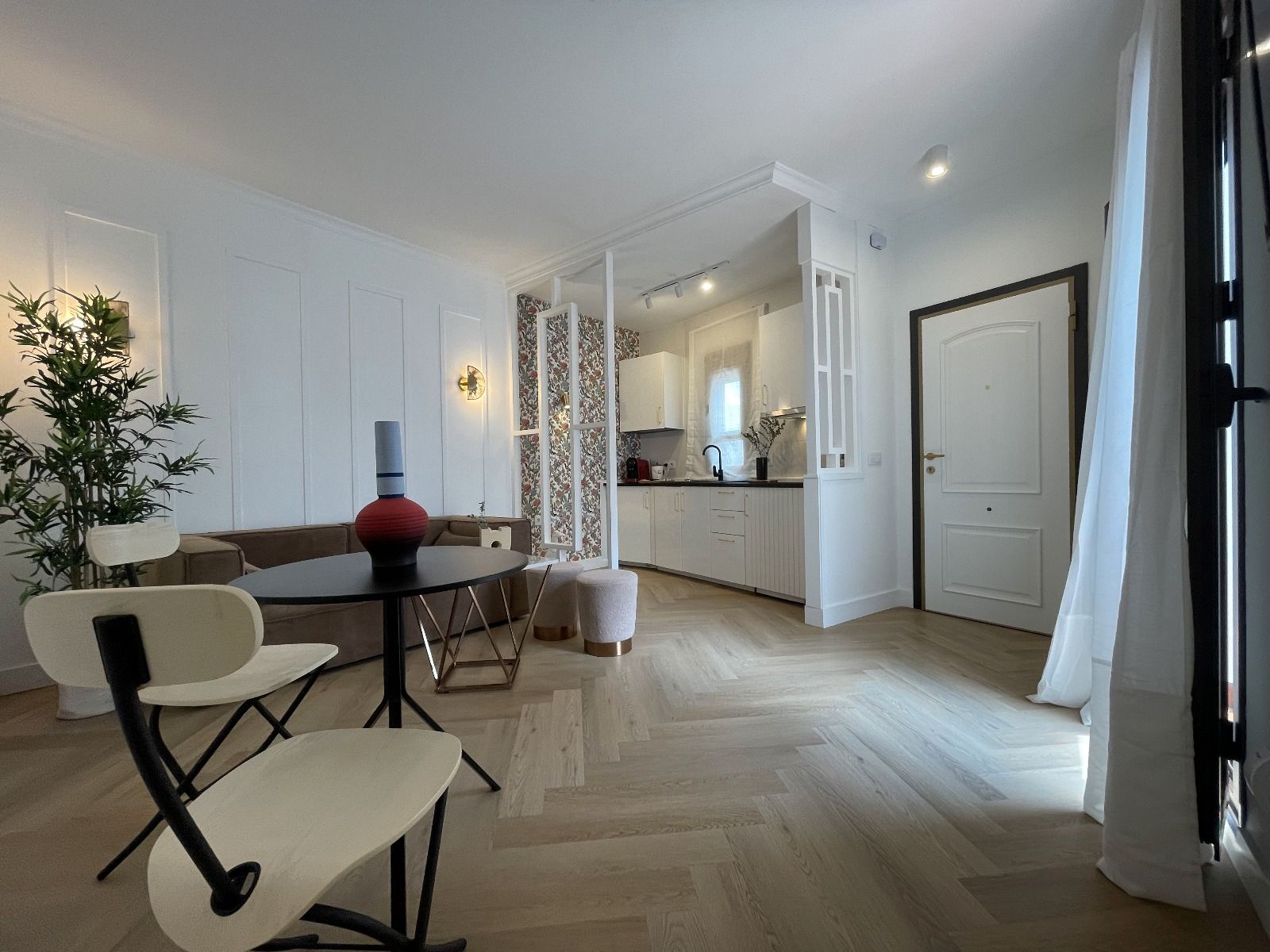 Bedroom of Flat for sale in Carmona  with Air Conditioner, Terrace and Furnished