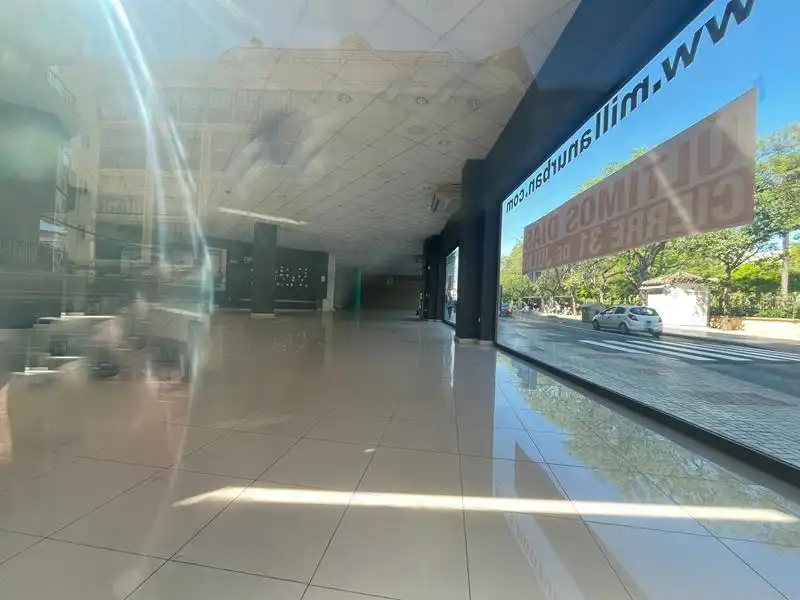 Local comercial en venda a Estepona Pueblo, imagen 2