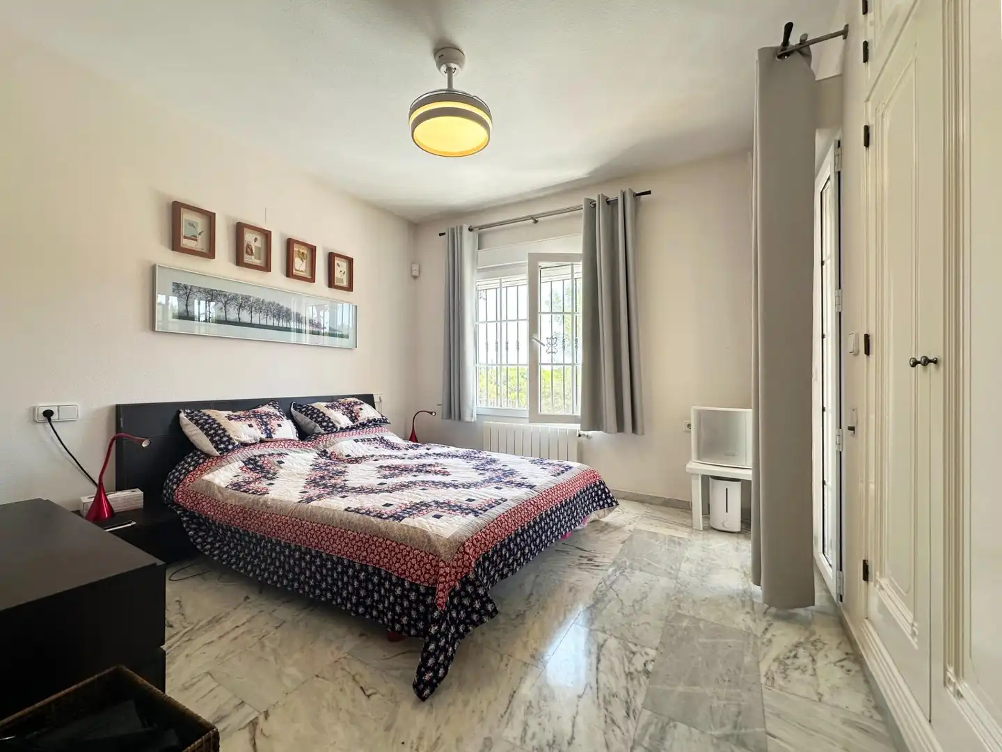Habitación de Casa adosada en venta en Orihuela con Aire acondicionado, Terraza y Trastero