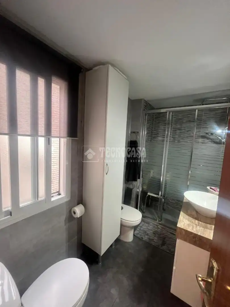 Badezimmer von Wohnung zum Verkauf in Parla mit Heizung