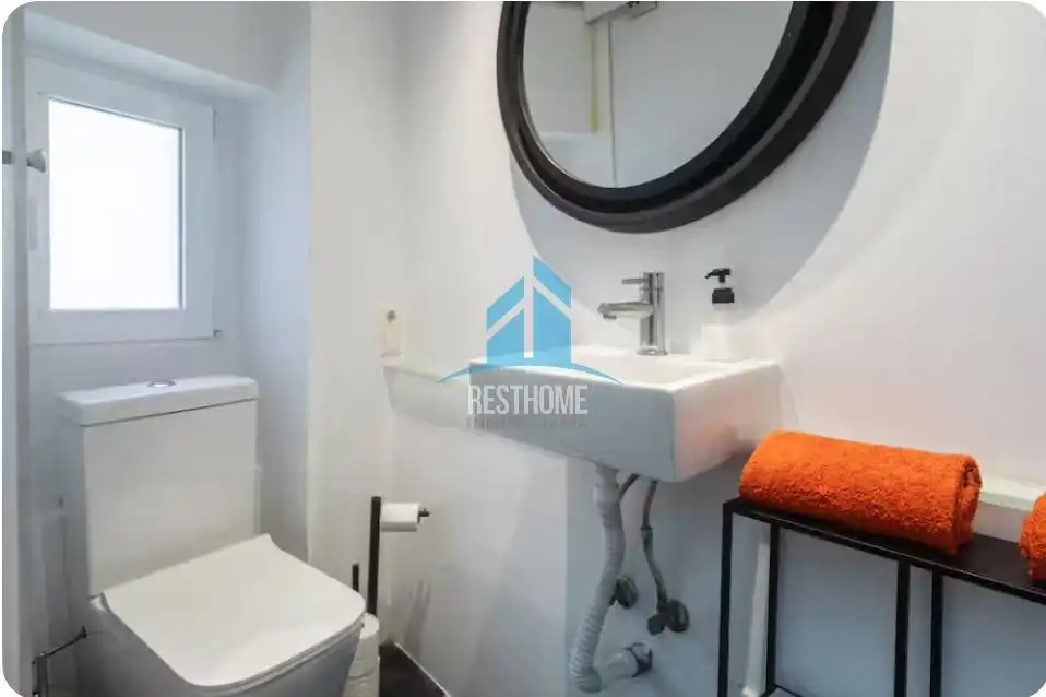 Bathroom of Houses for sale in Valencia  with Air Conditioner, Terrace and Furnished
