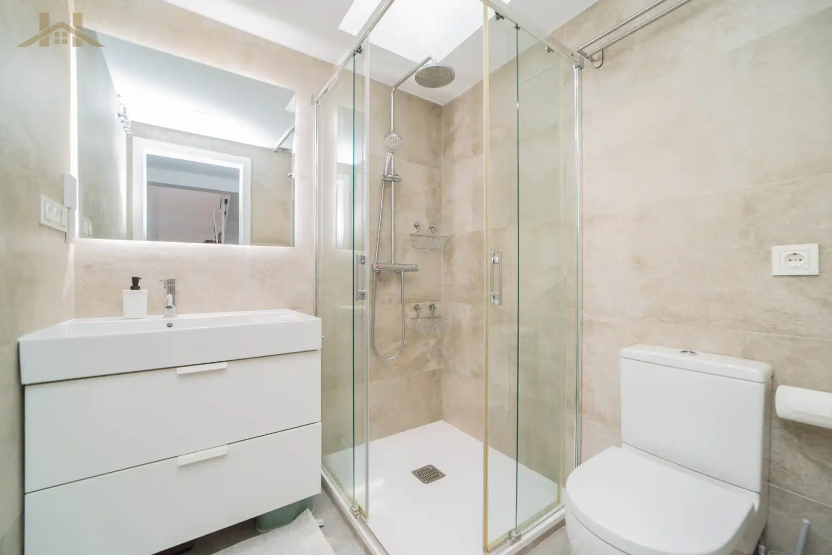 Bathroom of Detached homes for sale in Pozuelo de Alarcón  with Air Conditioner, Heating and Private garden
