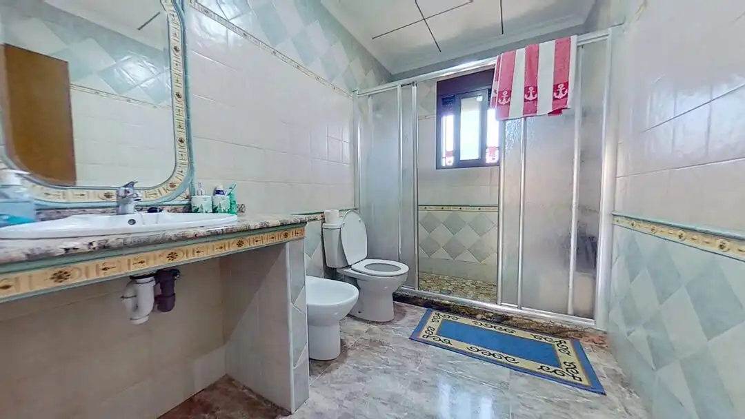 Baño de Casa o chalet en venta en Elche / Elx con Aire acondicionado, Calefacción y Jardín privado