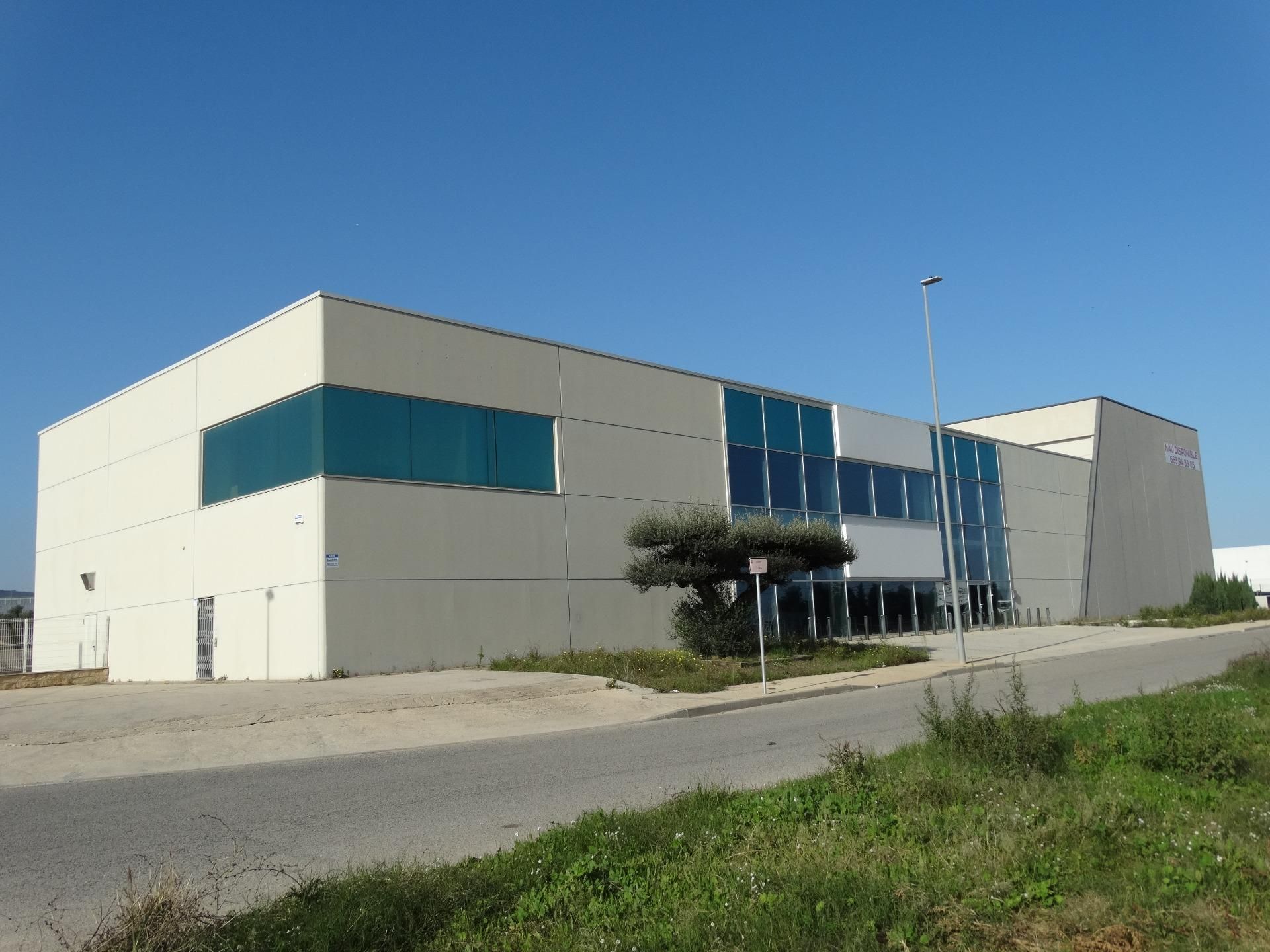 Vista exterior de Nau industrial en venda en Amposta
